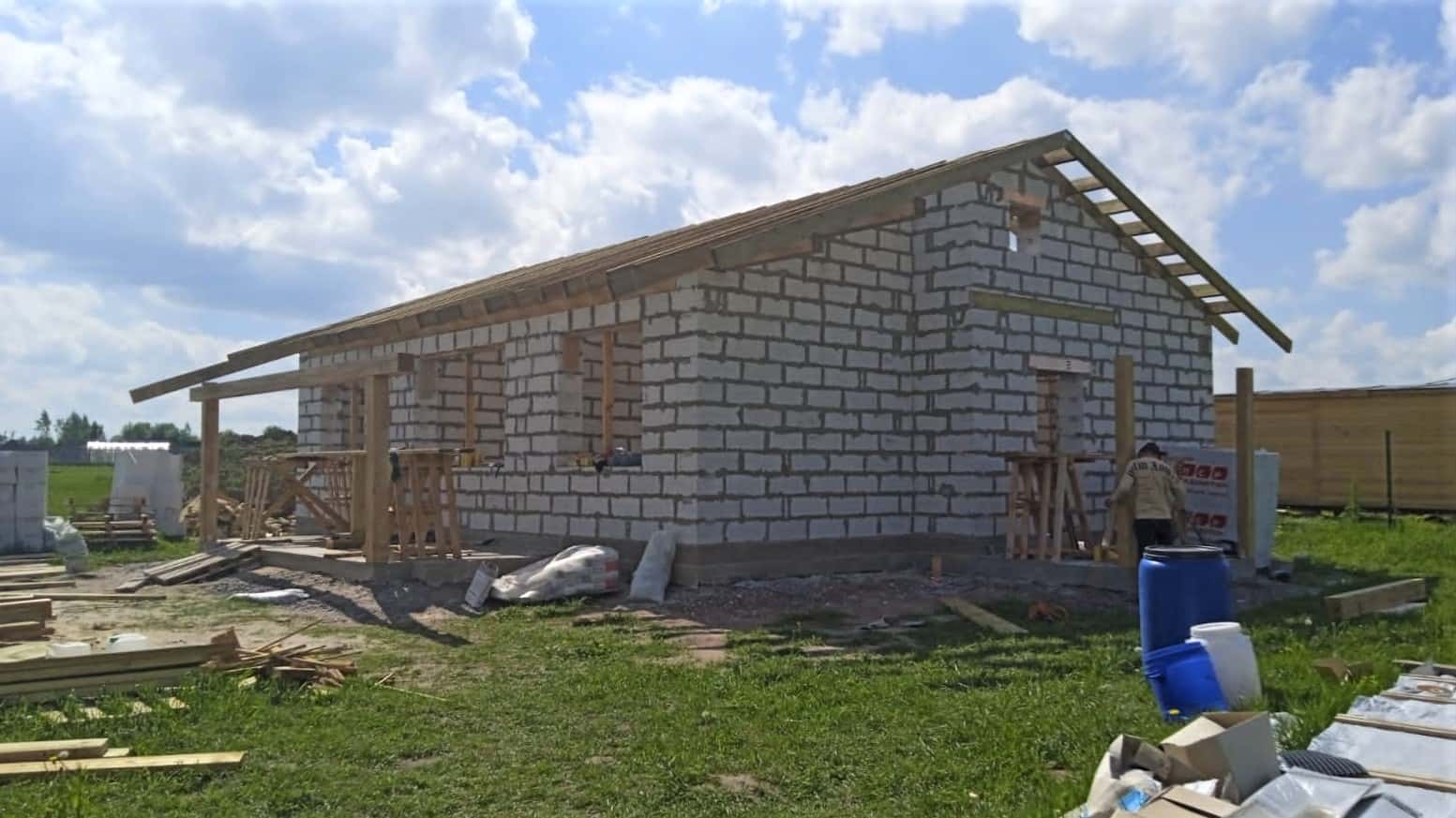 Строительство дома из газобетона, в деревне “Большево”, Ленинградской области